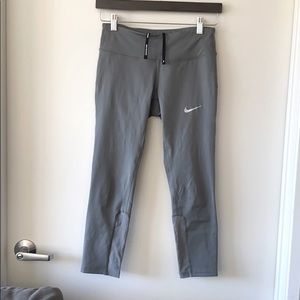 Nike cropped leggings